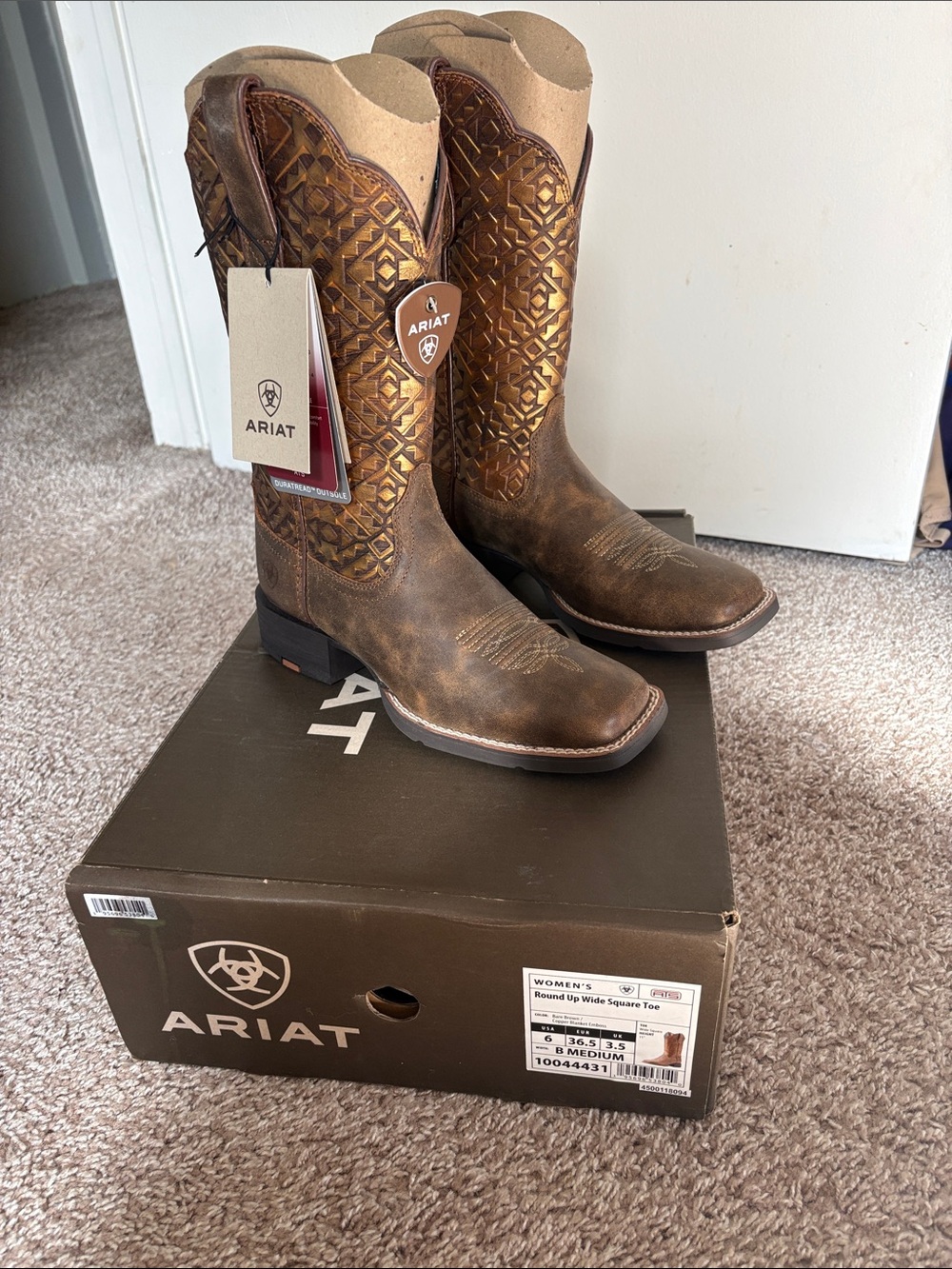NWT Ariat Brown Leather Western Boots with Bronze Embossed Shaft